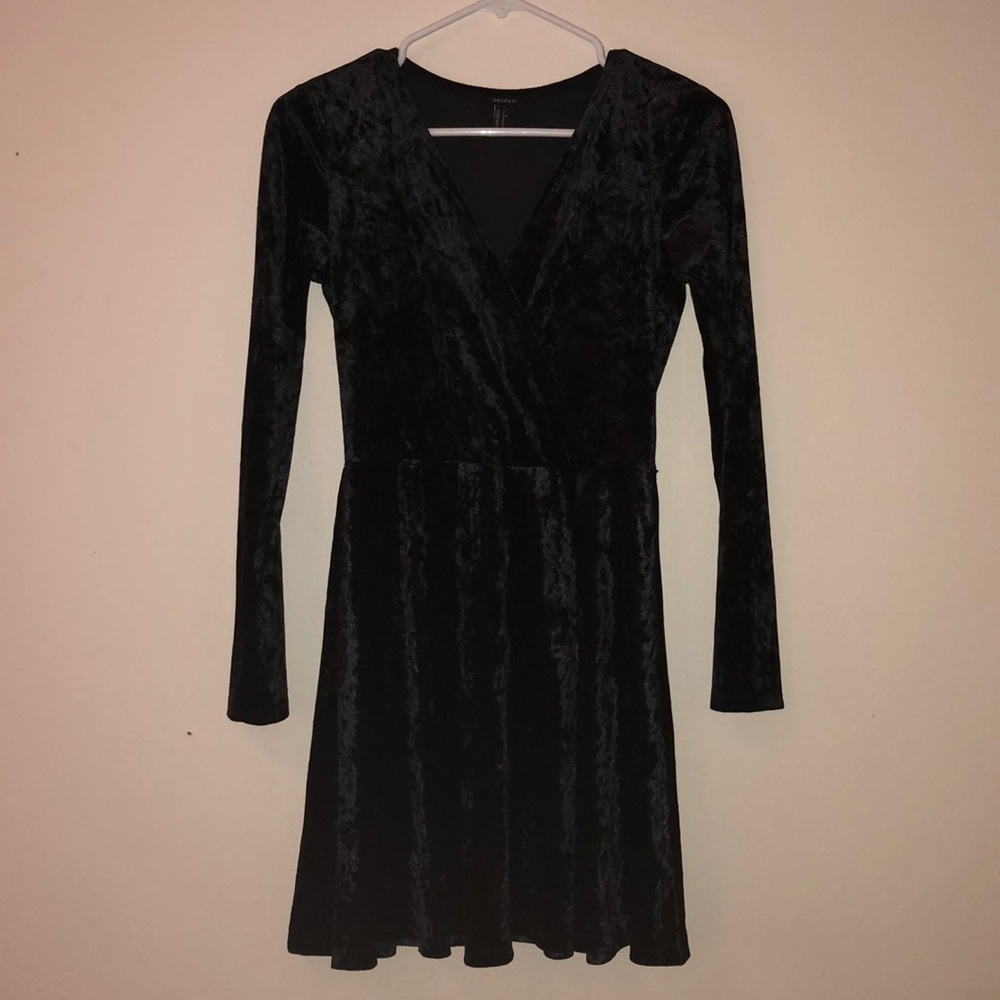 Black velvet long sleeve dress